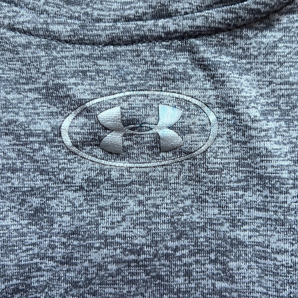Woman’s grey Under Armor tech tank - Picture 4 of 5